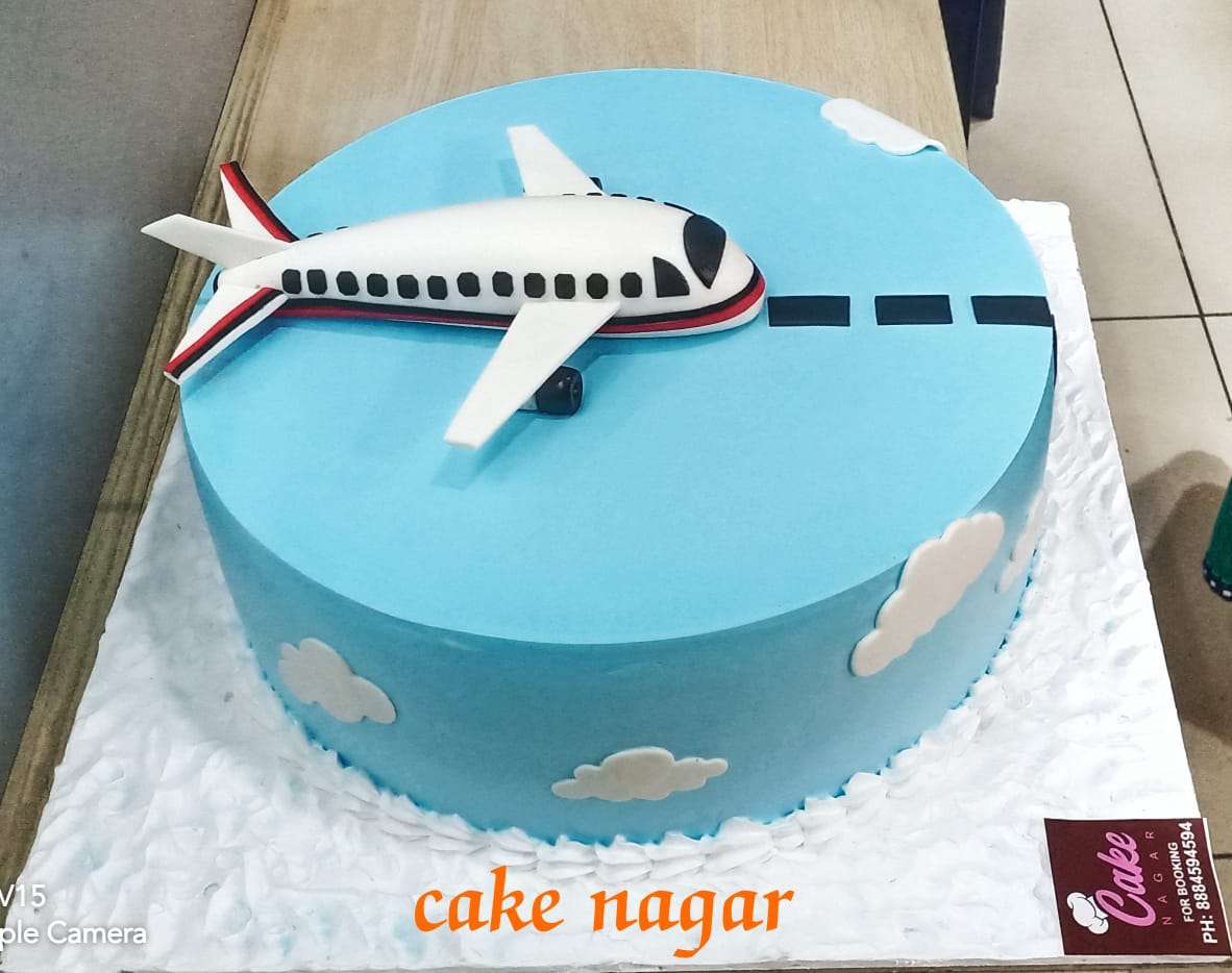 Aeroplane-Cake-1-555x555 (1) - Addicted