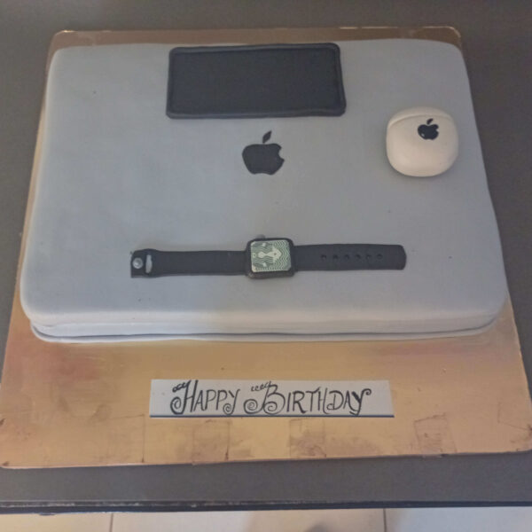 3D MAC Laptop Cake with custom logo on the screen hand painted  🖤🖤🖤🎂🎼🎹🎧 #divineDelicaciesCakes @osmanigarciaoficial | Instagram